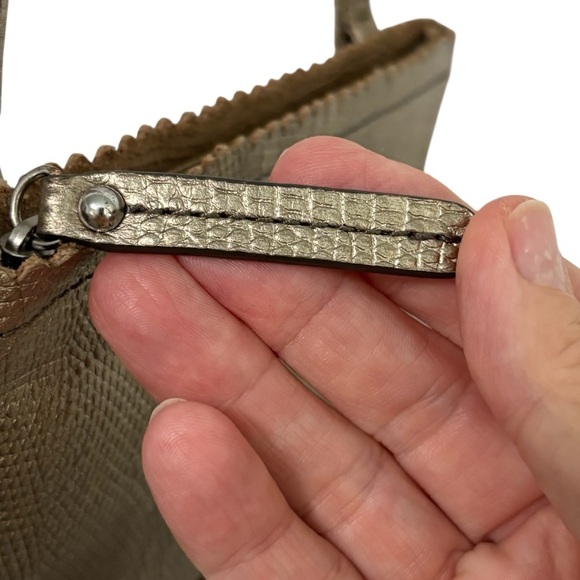 BANANA REPUBLIC - GOLD TONE CROSSBODY COMPACT BAG - 24” NON-ADJUSTABLE STRAP S2 - Picture 6 of 11